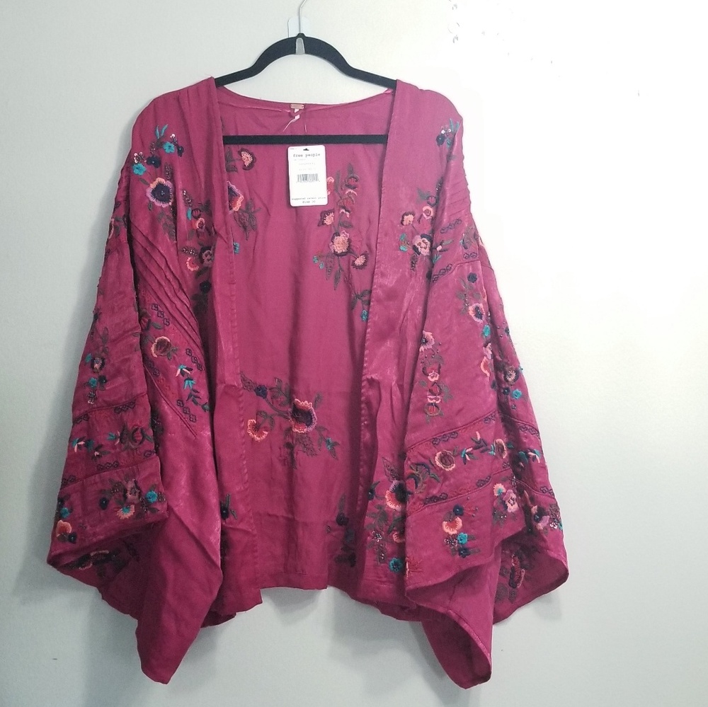 🍒NWT🍒 FREE PEOPLE EMBROIDERED KIMONO - Picture 3 of 5